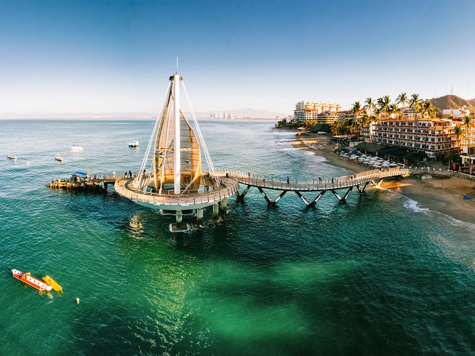 Malecón y playa de Puerto Vallarta