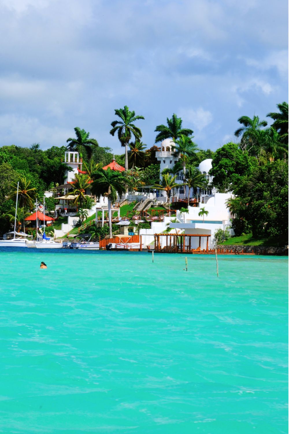 Laguna de Bacalar con aguas de siete colores